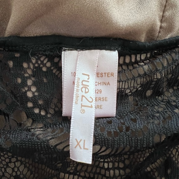 Rue 21 chocolate blouse with lace. Size XL - Picture 4 of 8